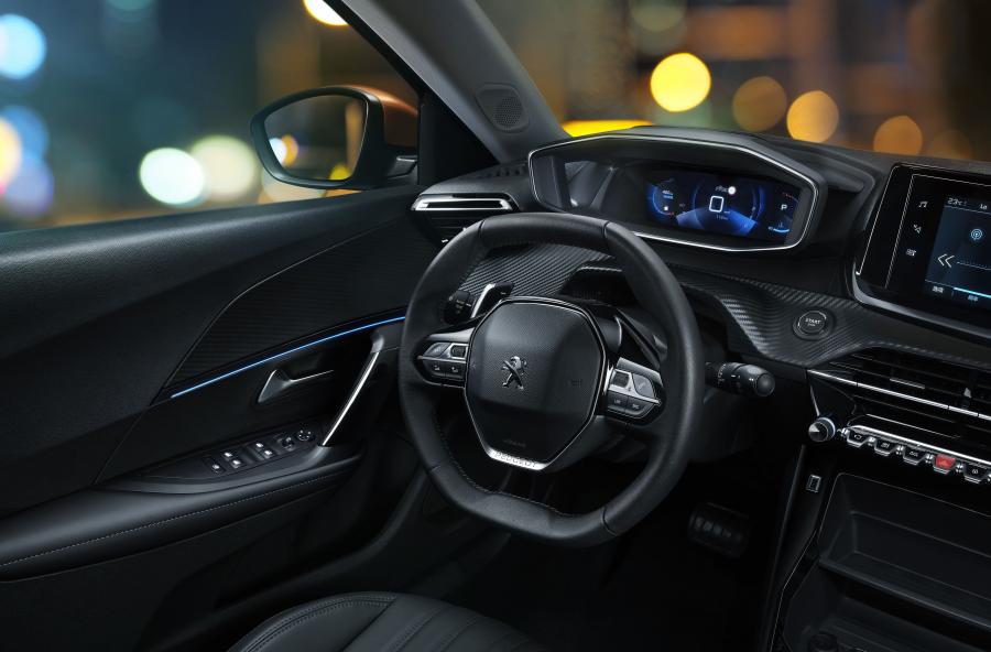 Торпедо Peugeot 2008 2020 года  (CN) (фото 6 из 16)